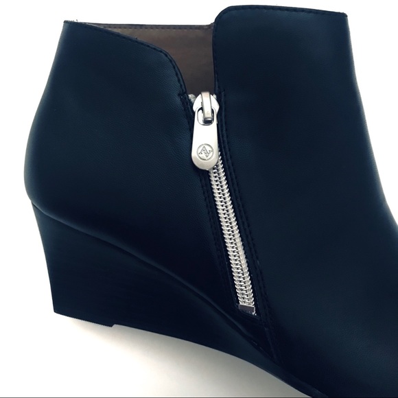 Adrienne Vittadini Black Booties - Picture 4 of 4